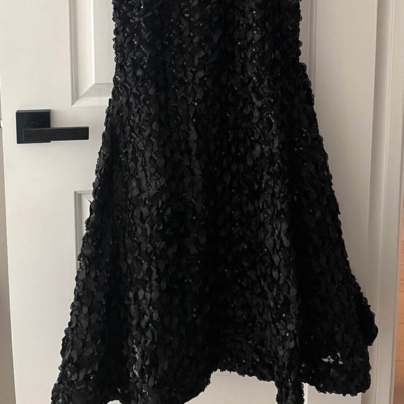 Dress - Picture 5 of 5